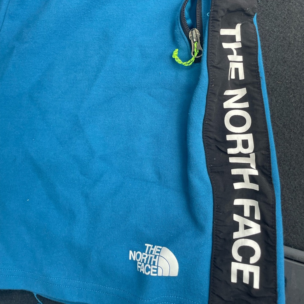 Men’s Shorts - Picture 2 of 2